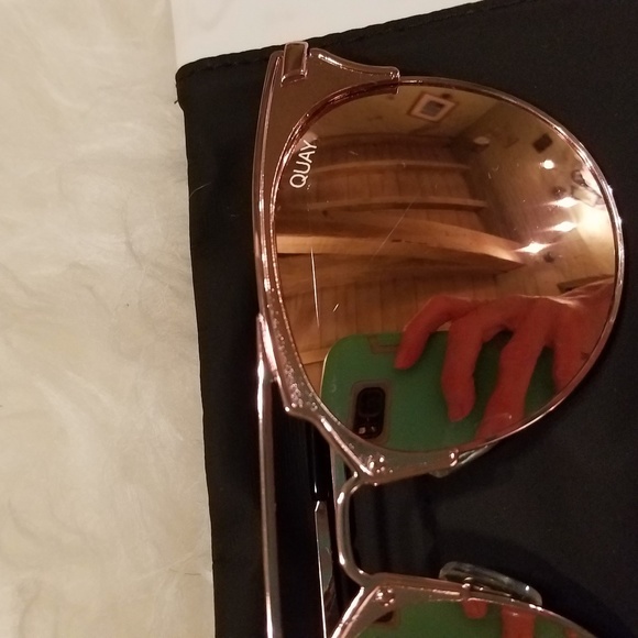 SOOOLD Quay GEMINI sunnies - Picture 4 of 8